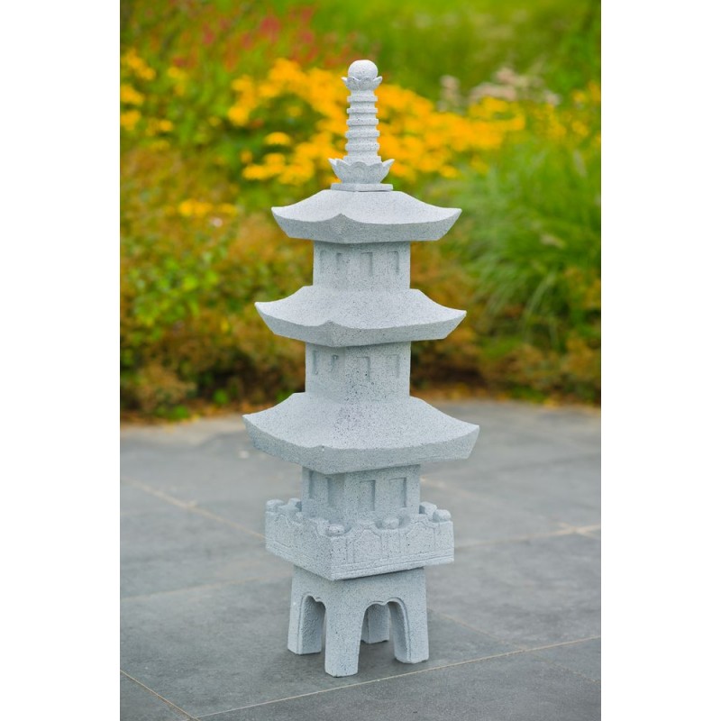 Lanterne En Pierre Dans Le Jardin Japonais | Photo Premium
